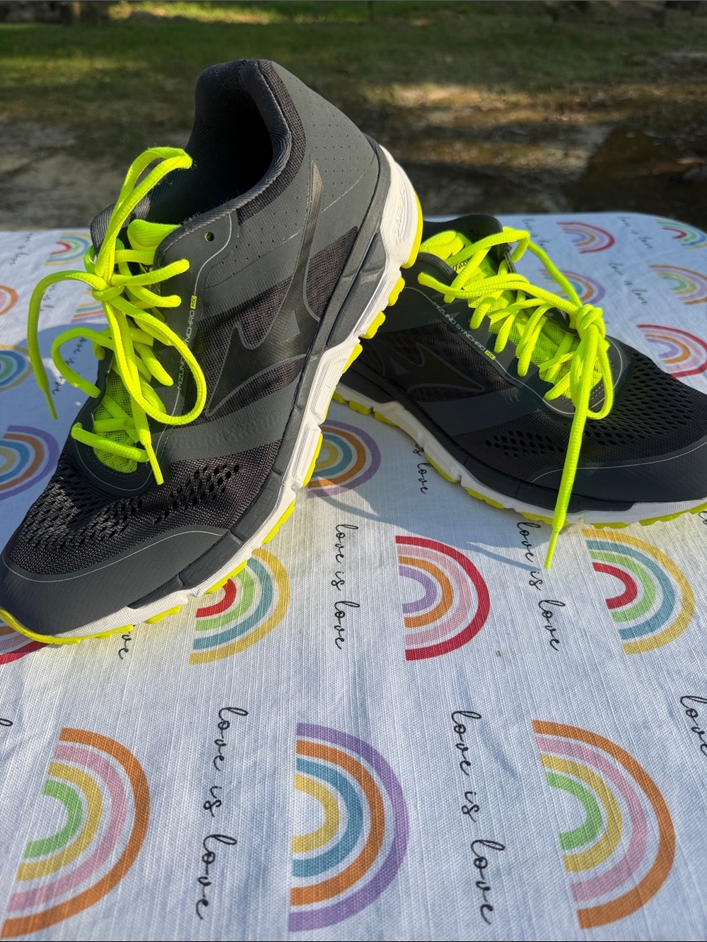 Mizuno Gray Athletic Shoes with Neon Yellow Accents